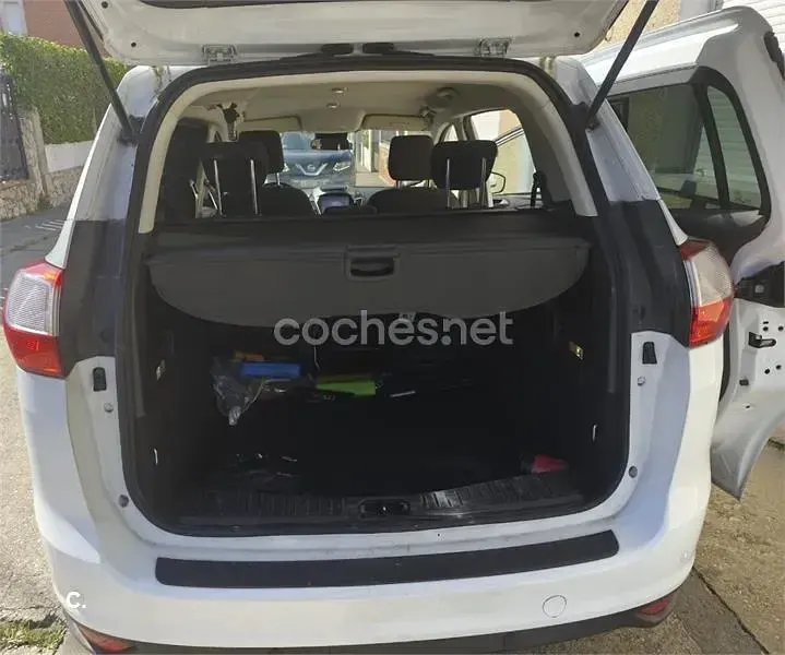 Usado Ford Grand C-Max Business Edition 95 CV (69 kW) 2019 Blanco Monovolumen