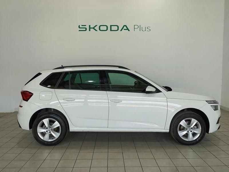 Usado Skoda Kamiq Active 95 CV (69 kW) 2022 Blanco SUV