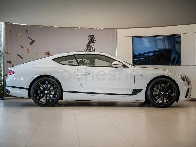 Usado Bentley Continental GT 551 CV (405 kW) 2022 Blanco Coupe