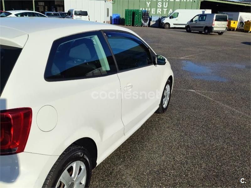 Usado VW Polo Advance 70 CV (51 kW) 2010 Blanco Utilitario
