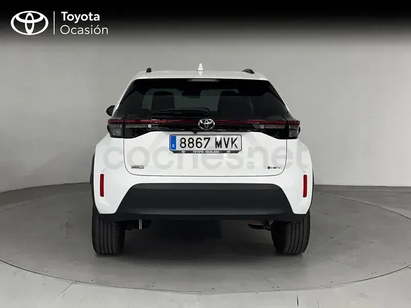 Usado Toyota Yaris Cross Active 116 CV (85 kW) 2024 Blanco SUV