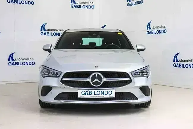 Usado Mercedes CLA180 Shooting Brake 116 CV (85 kW) 2021 Gris Familiar