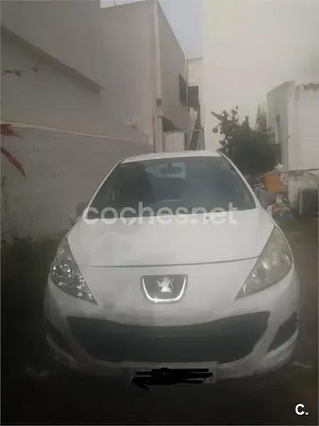 Usado Peugeot 207 Business-Line 70 CV (51 kW) 2010 Blanco Berlina