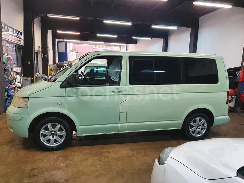 Verde Usado 2004 VW Multivan Van | 12.360 € (Precio justo) - Imagen 1/4