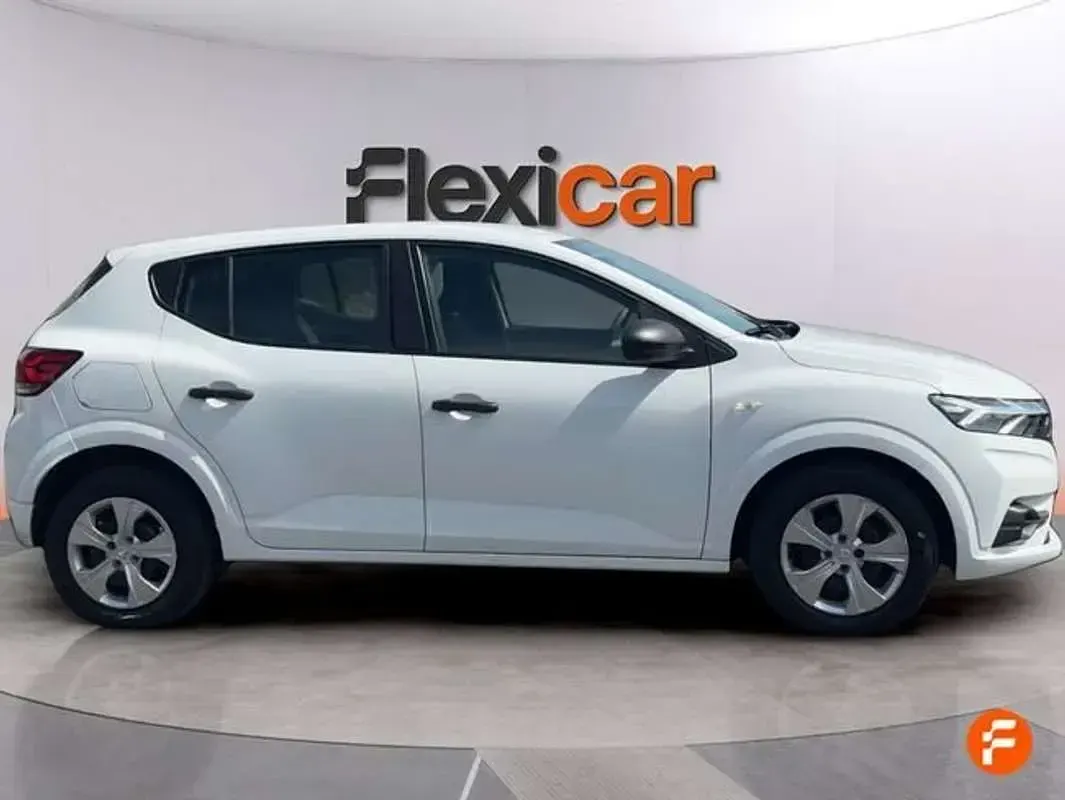 Usado Dacia Sandero Comfort 91 CV (66 kW) 2022 Blanco Berlina