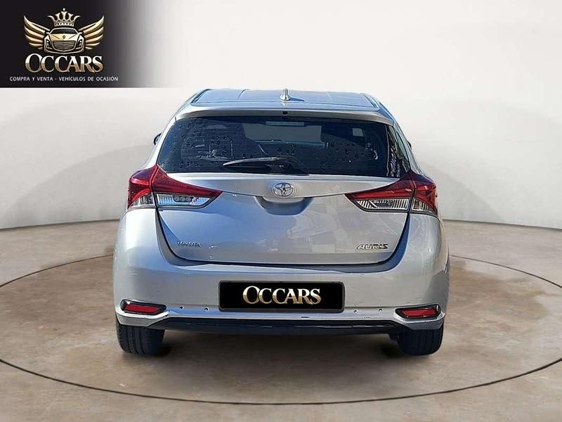 Usado Toyota Auris 90 CV (66 kW) 2016 Gris Utilitario