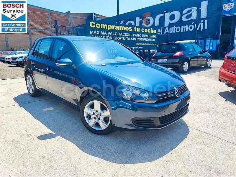 Gris / plata Usado 2013 VW Golf VI Advance Berlina | 9900 € (Buen precio) - Imagen 1/4