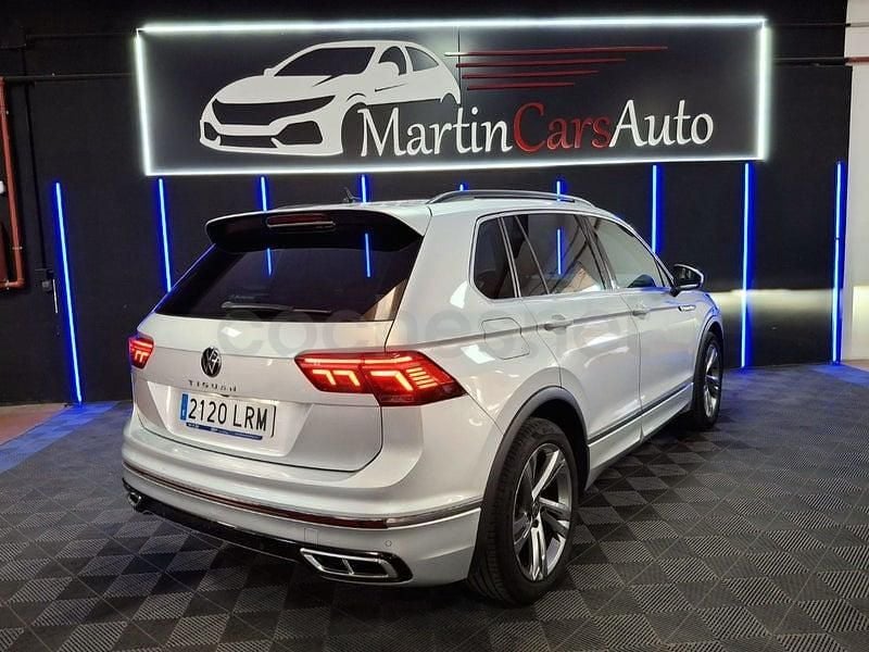 Usado VW Tiguan R-line 150 CV (110 kW) 2021 Gris / plata SUV