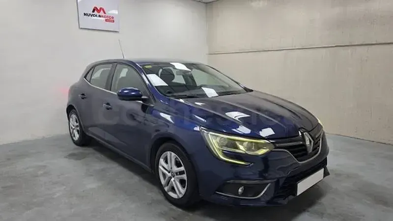 Usado Renault Mégane IV Intens 130 CV (95 kW) 2016 Azul Berlina
