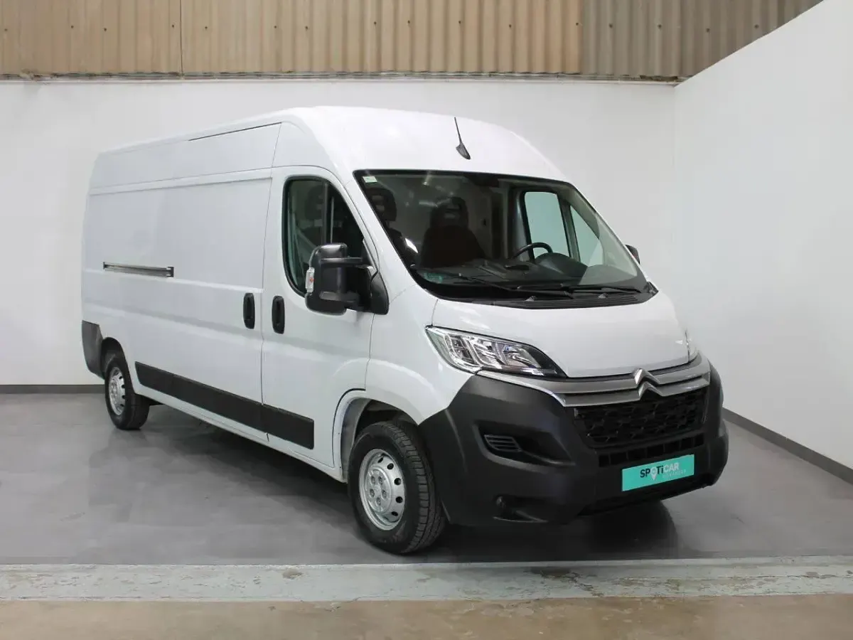Usado Citroën Jumper 140 CV (102 kW) 2022 Blanco Monovolumen
