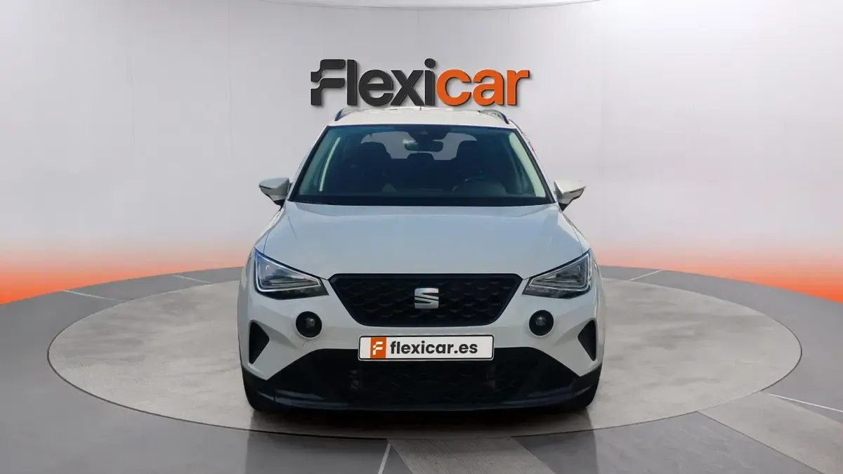 Usado Seat Arona Style Plus 110 CV (80 kW) 2022 Blanco SUV