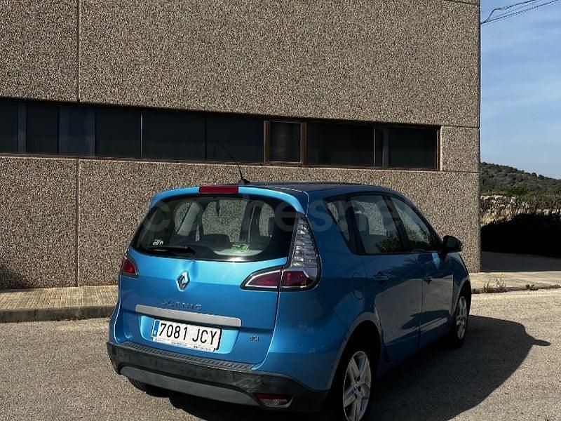 Usado Renault Scénic III LIMITED 110 CV (80 kW) 2015 Azul Monovolumen