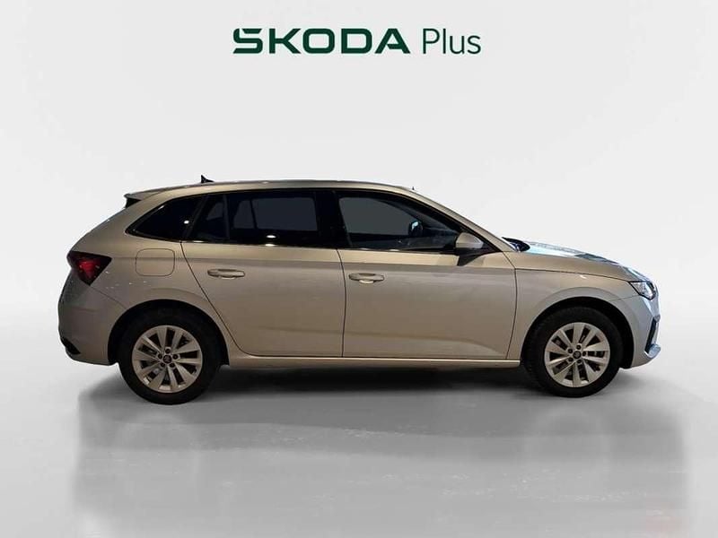 Usado Skoda Scala Selection 116 CV (85 kW) 2025 Utilitario