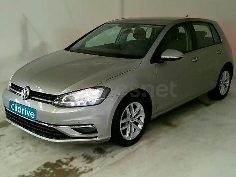 Usado VW Golf VIII 115 CV (84 kW) 2020 Amarillo Berlina