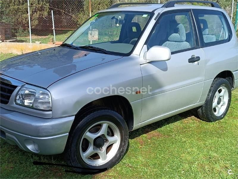 Gris / plata Usado 2001 Suzuki Grand Vitara SUV | 6600 € - Imagen 1/4