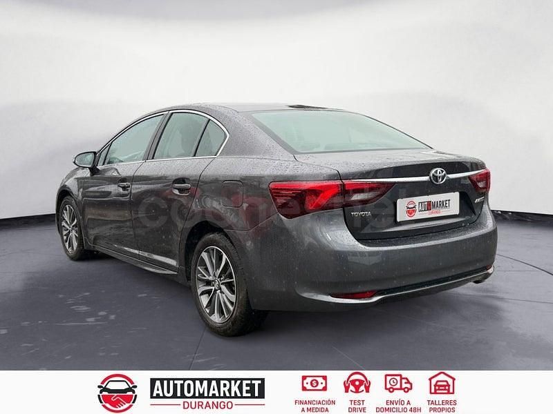 Usado Toyota Avensis Advance 150 CV (110 kW) 2015 Gris / plata Berlina