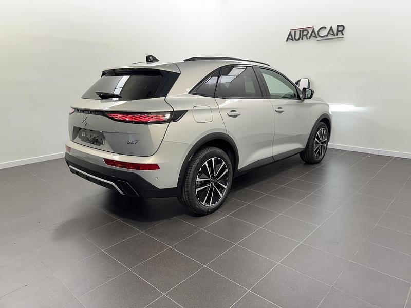 Usado DS Automobiles DS7 Crossback 130 CV (95 kW) 2025 Gris / plata SUV