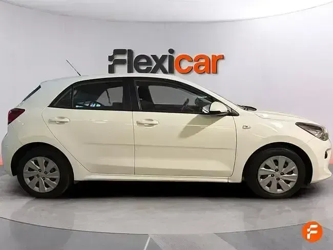 Usado Kia Rio 84 CV (61 kW) 2018 Blanco