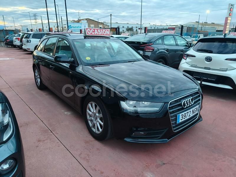 Usado Audi A4 120 CV (88 kW) 2012 Gris / plata Familiar