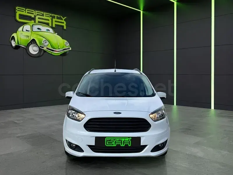 Usado Ford Tourneo Courier Trend 95 CV (69 kW) 2018 Blanco Monovolumen
