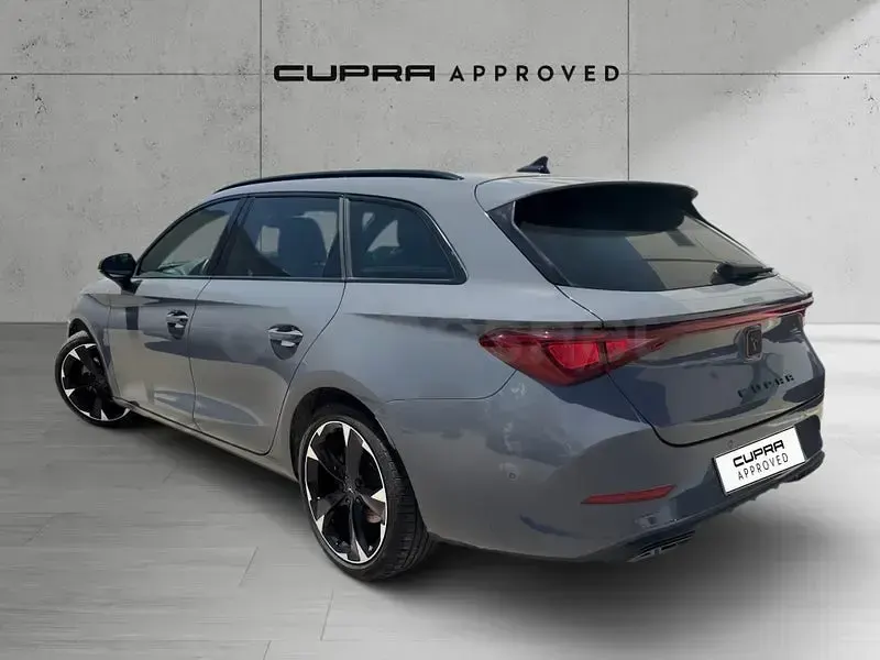 Usado Cupra Leon 150 CV (110 kW) 2024 Gris / plata Familiar