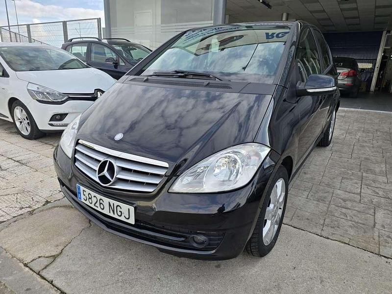 Negro Usado 2012 Mercedes A180 Avantgarde Utilitario | 5500 € (Super precio) - Imagen 1/4