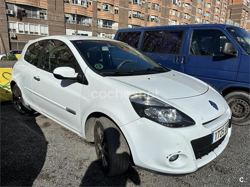 Usado Renault Clio II Exception 101 CV (74 kW) 2010 Blanco Berlina