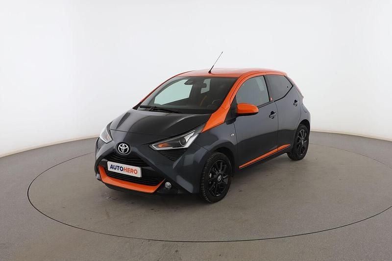 Gris Usado 2021 Toyota Aygo X-cite Utilitario | 12.899 € (Precio justo) - Imagen 1/3