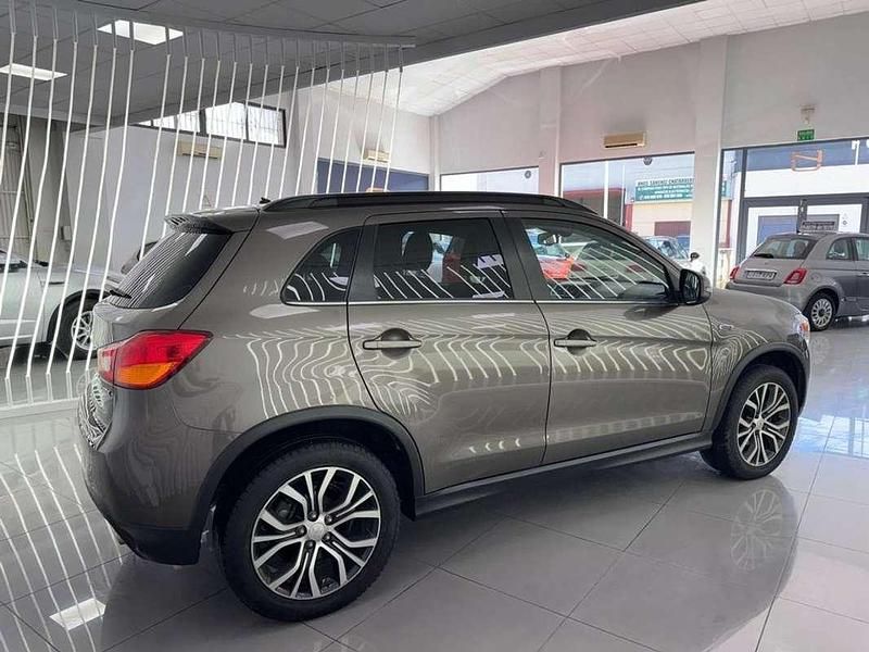 Usado Mitsubishi ASX Motion 117 CV (86 kW) 2018 Marrón SUV