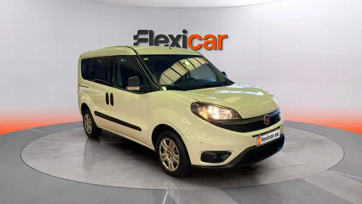 Usado Fiat Doblò Easy 95 CV (69 kW) 2022 Monovolumen