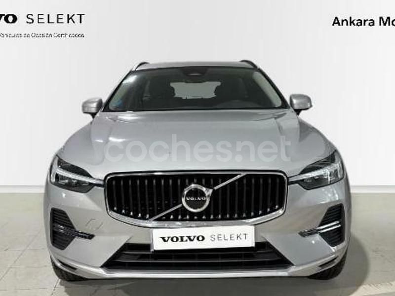 Usado Volvo XC60 Core 197 CV (144 kW) 2023 Gris / plata SUV