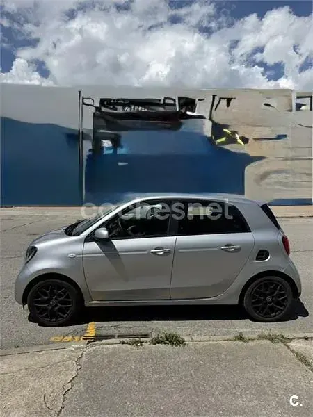 Usado Smart ForFour Passion 90 CV (66 kW) 2017 Gris / plata Utilitario