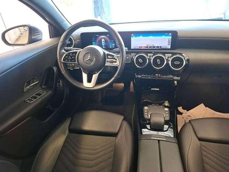 Usado Mercedes A220 218 CV (160 kW) 2021 Gris Utilitario