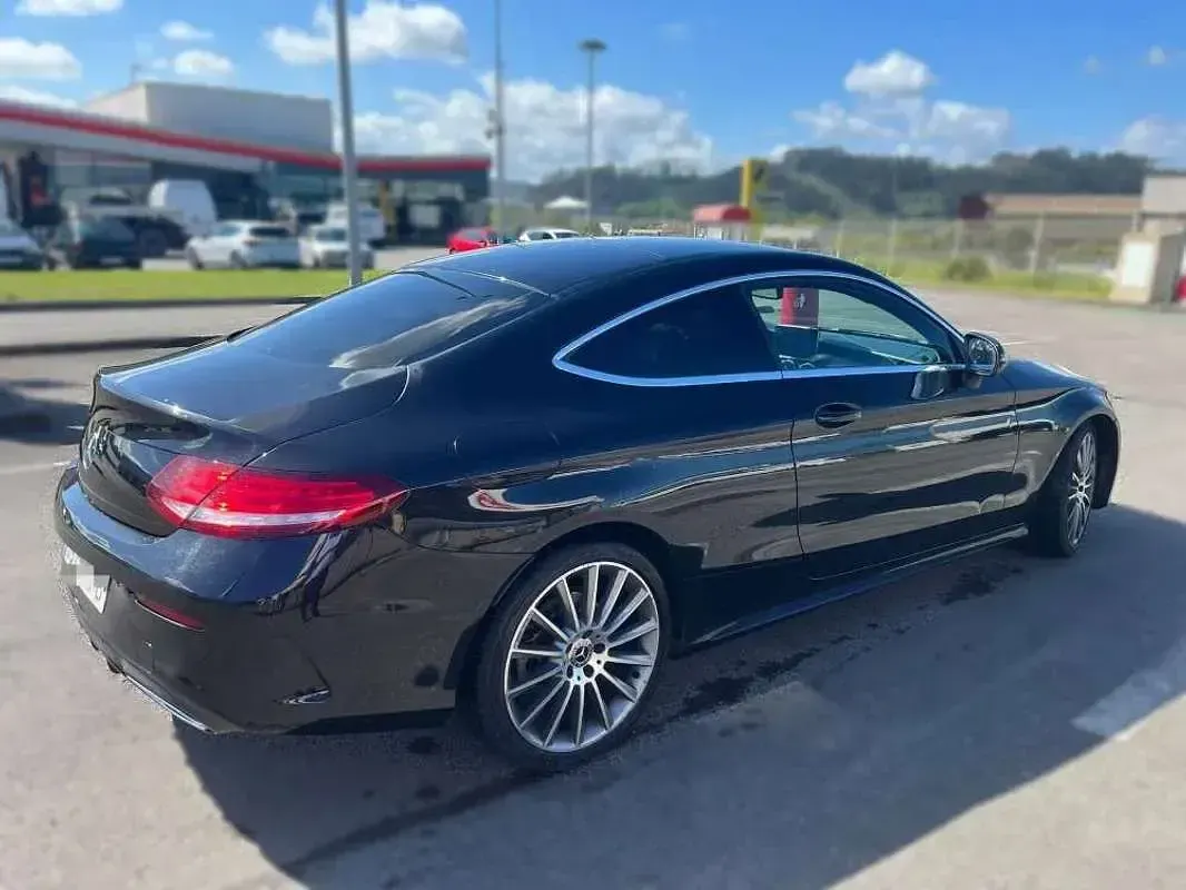 Usado Mercedes C220 194 CV (142 kW) 2018 Negro Coupe