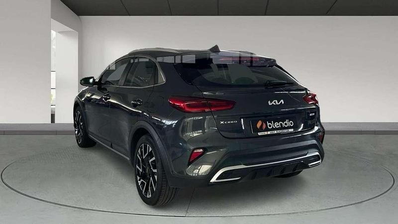 Usado Kia XCeed 143 CV (105 kW) 2023 Gris SUV