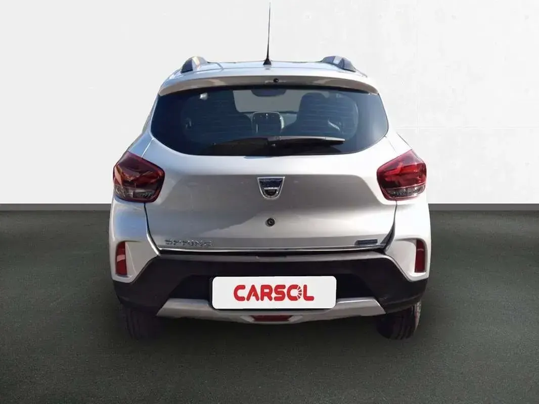 Usado Dacia Spring Comfort Plus 33 kW (45 CV) 2022 Gris Utilitario