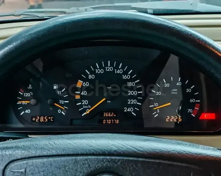 Usado Mercedes C180 Classic 122 CV (89 kW) 1999 Beige Berlina