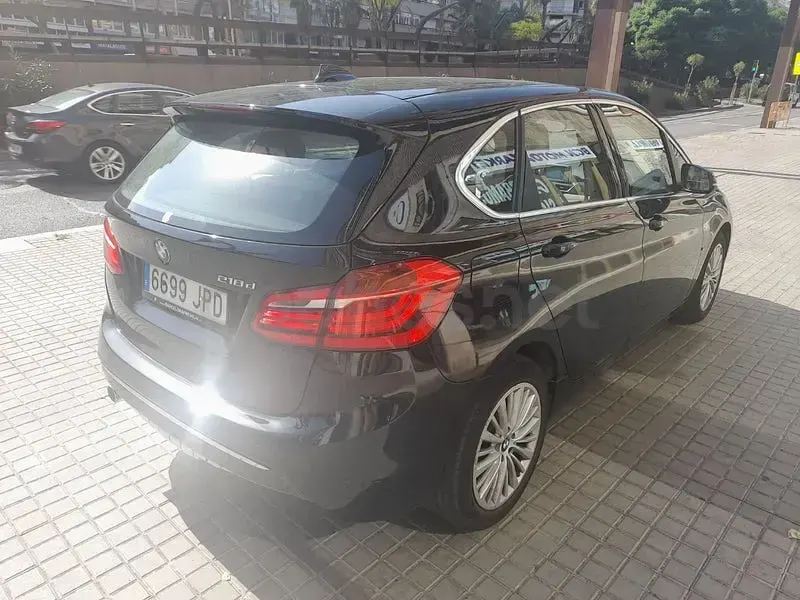 Usado BMW 218 150 CV (110 kW) 2016 Negro Familiar