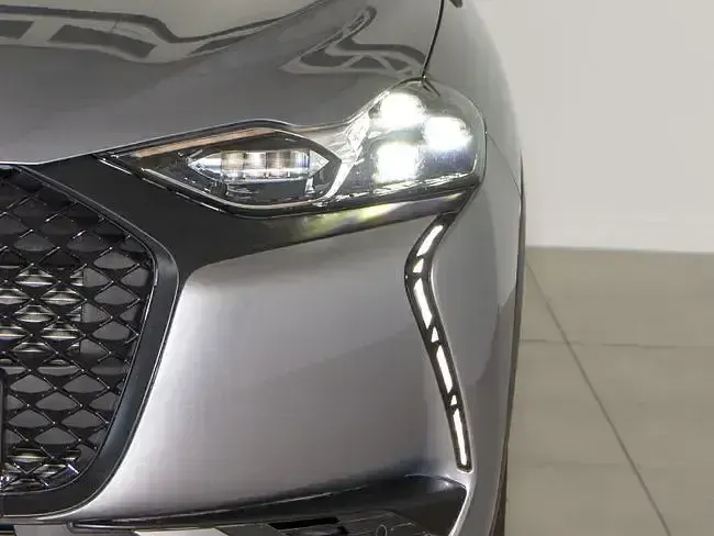 Usado DS Automobiles DS3 Crossback Performance 130 CV (95 kW) 2022 Gris SUV