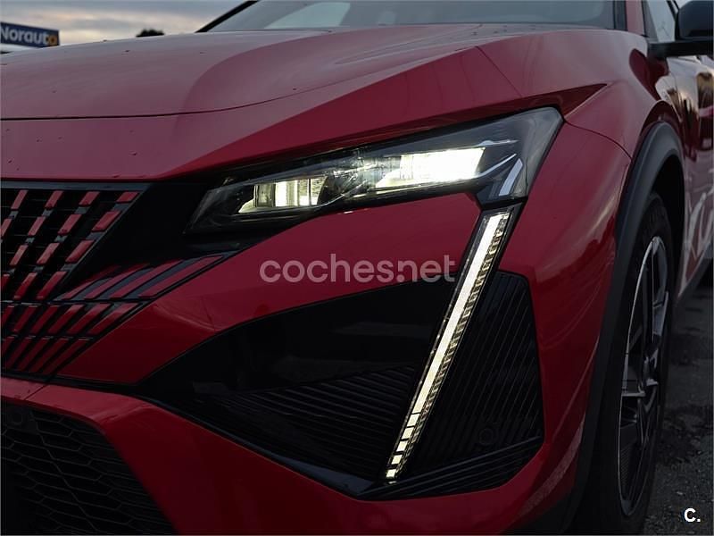 Usado Peugeot 408 GT GT 136 CV (100 kW) 2024 Rojo Berlina