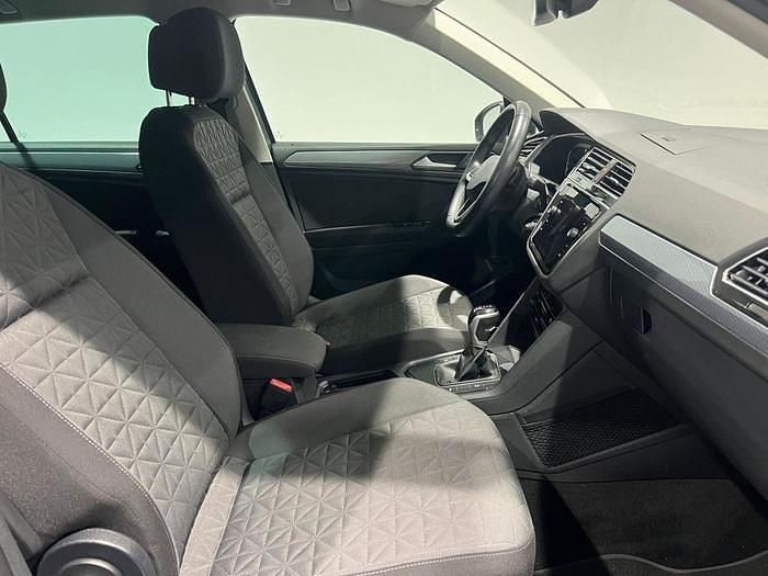 Usado VW Tiguan Life 150 CV (110 kW) 2022 Gris SUV