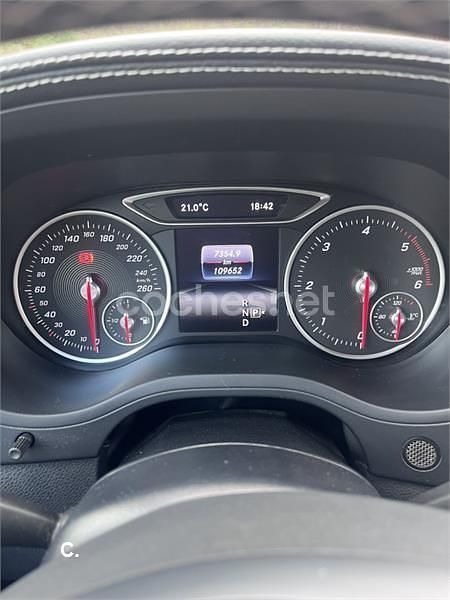 Usado Mercedes B200 136 CV (100 kW) 2019 Gris / plata Utilitario