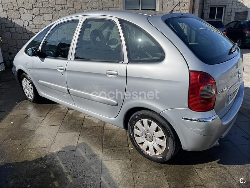 Usado Citroën Xsara Picasso Exclusive 110 CV (80 kW) 2006 Gris / plata Monovolumen