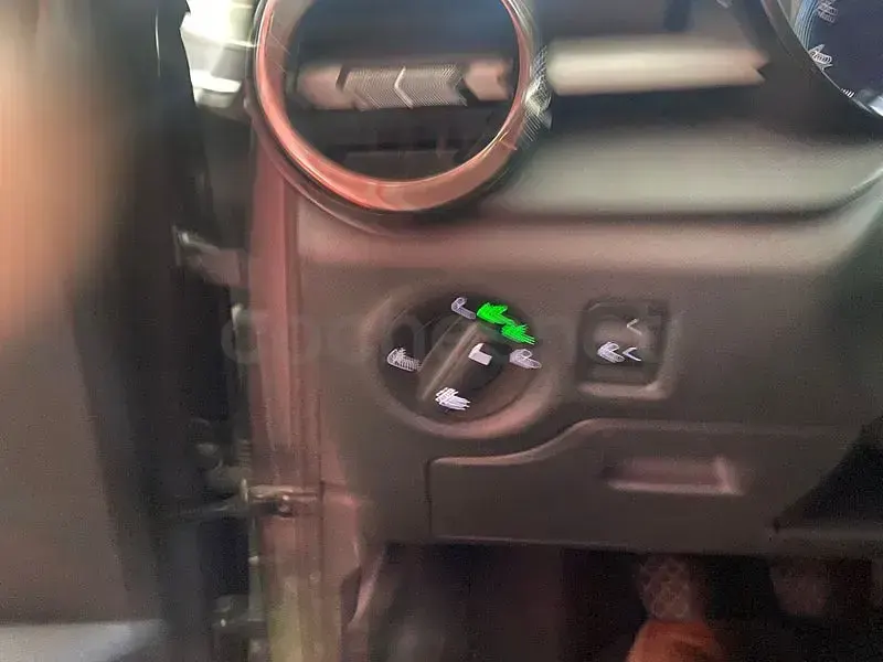 Usado Skoda Fabia Essence 80 CV (58 kW) 2023 Gris / plata Utilitario