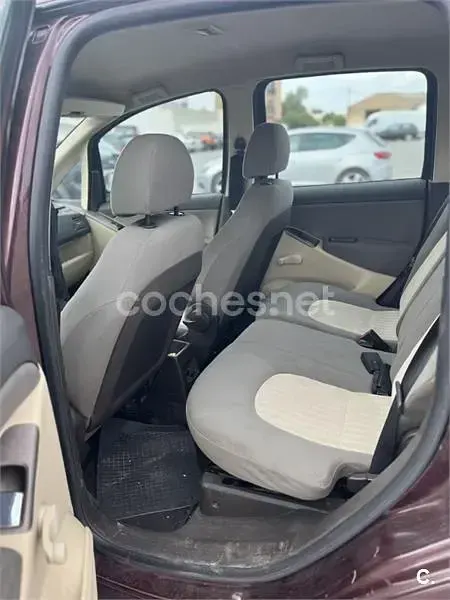 Usado Lancia Musa 90 CV (66 kW) 2007 Rojo Monovolumen