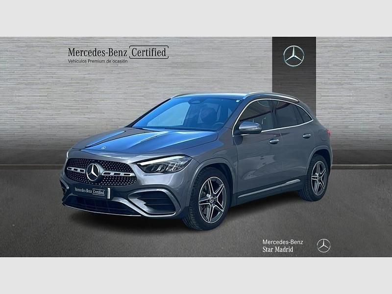 Usado Mercedes GLA200 AMG line 150 CV (110 kW) 2025 Gris SUV