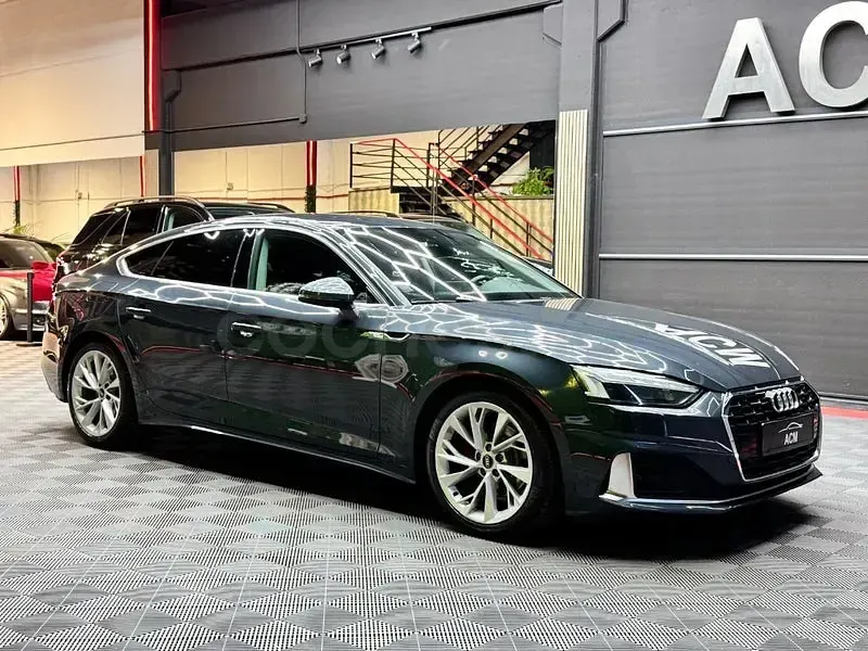 Usado Audi A5 Sportback Advanced Plus 150 CV (110 kW) 2022 Gris / plata Utilitario