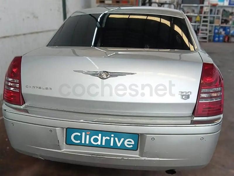 Usado Chrysler 300C 218 CV (160 kW) 2004 Gris / plata Berlina