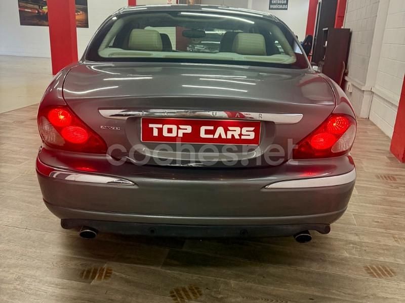 Usado Jaguar X-type Executive 196 CV (144 kW) 2005 Gris / plata Berlina