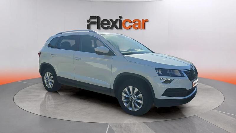 Usado Skoda Karoq Ambition 110 CV (80 kW) 2021 Blanco SUV
